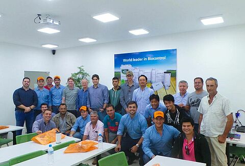 Parceiros Agrosistema visitam a Biofábrica da Koppert