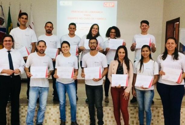 Treinamento e atualização para os líderes de produção